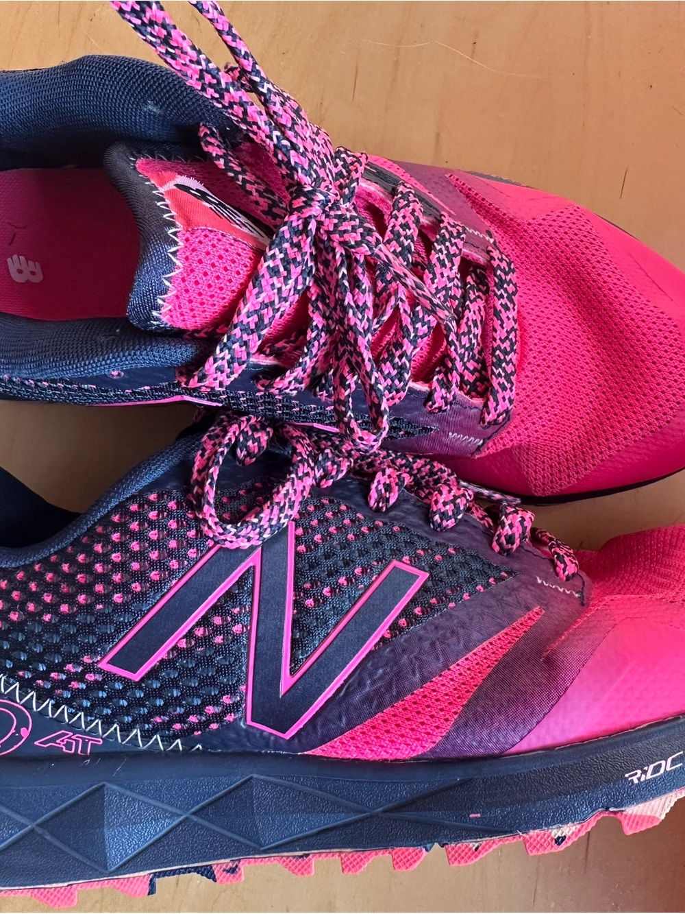 New Balance 690v1 AT Speed Ride Womens Size 8.5 Trail Running - Picture 3 of 9